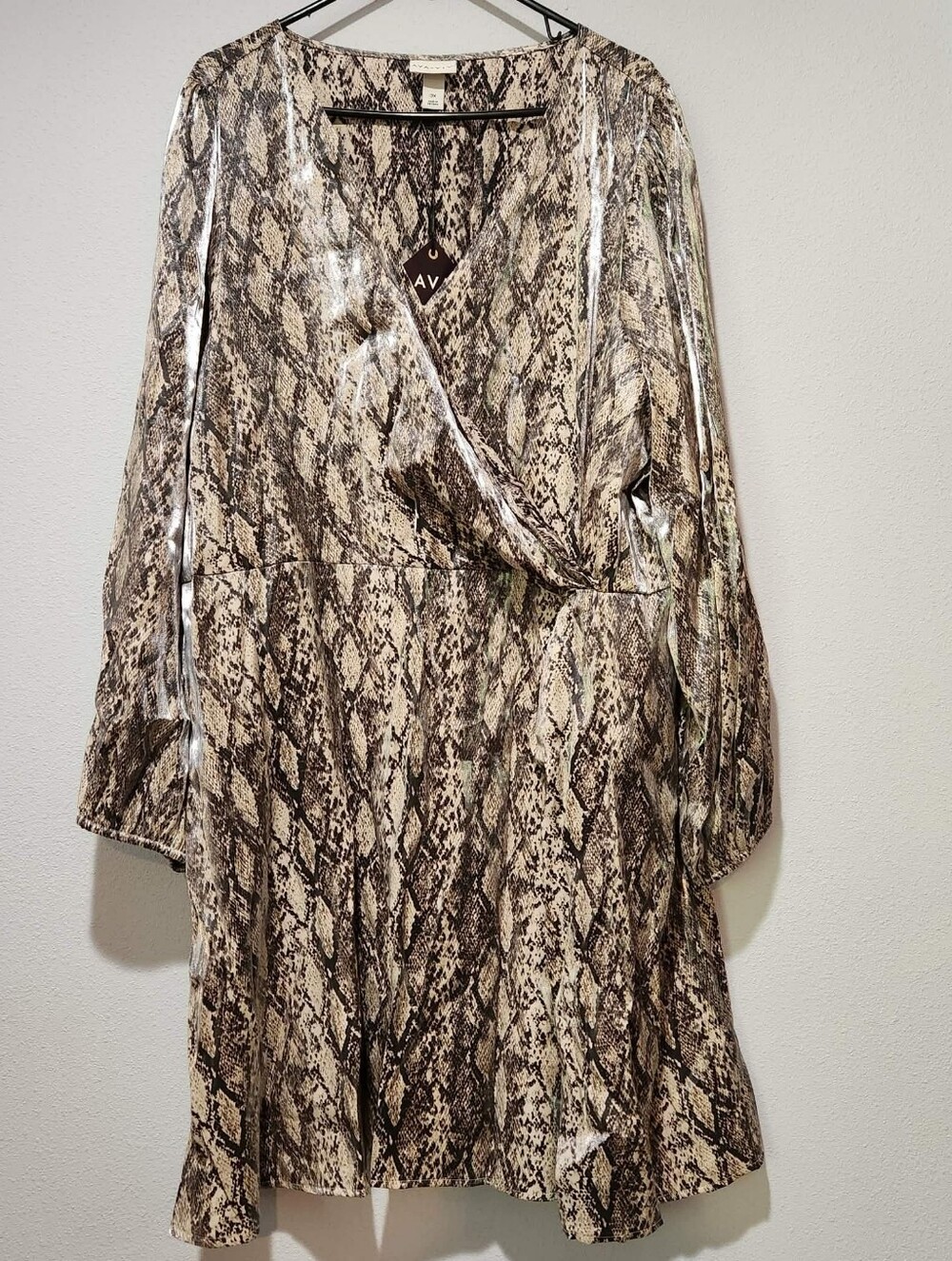 NWT AVA VIV 3X Dress Metallic Snakeskin Flowy Long Sleeve Stretchy Waist Snake - Picture 2 of 5